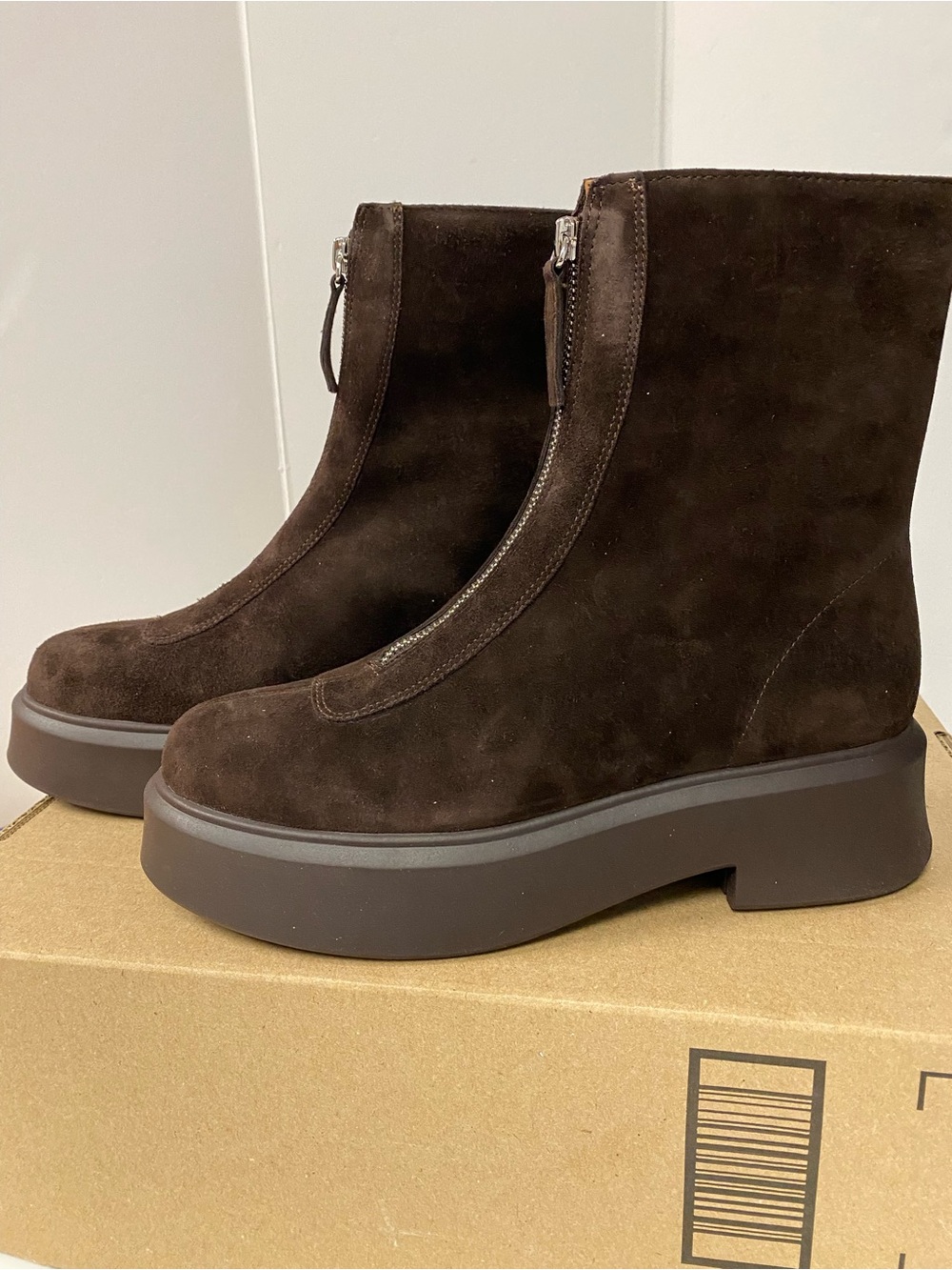 Steve Madden “ Jones” brown suede platform zip front ankle boot